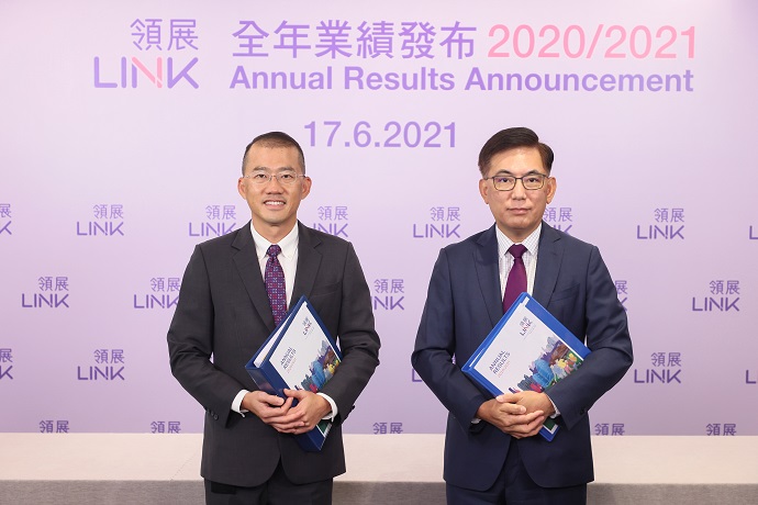 <p>Link’s Chairman of the Board Nicholas Allen, Executive Director and Chief Executive Officer George Hongchoy (right) and Executive Director and Chief Financial Officer Kok-siong Ng (left) announced Link REIT's 2020/2021 annual results and responded to media questions at a webcast conference this afternoon.</p>
